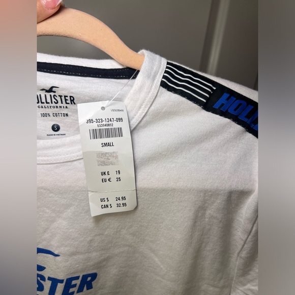 Hollister Men's White and Blue T-Shirt - Picture 7 of 7